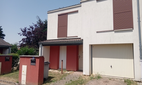 Clévilliers pavillon 3 chambres 140 000 euros