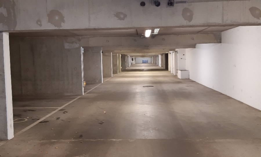 Location Emplacement parking -LUCE
